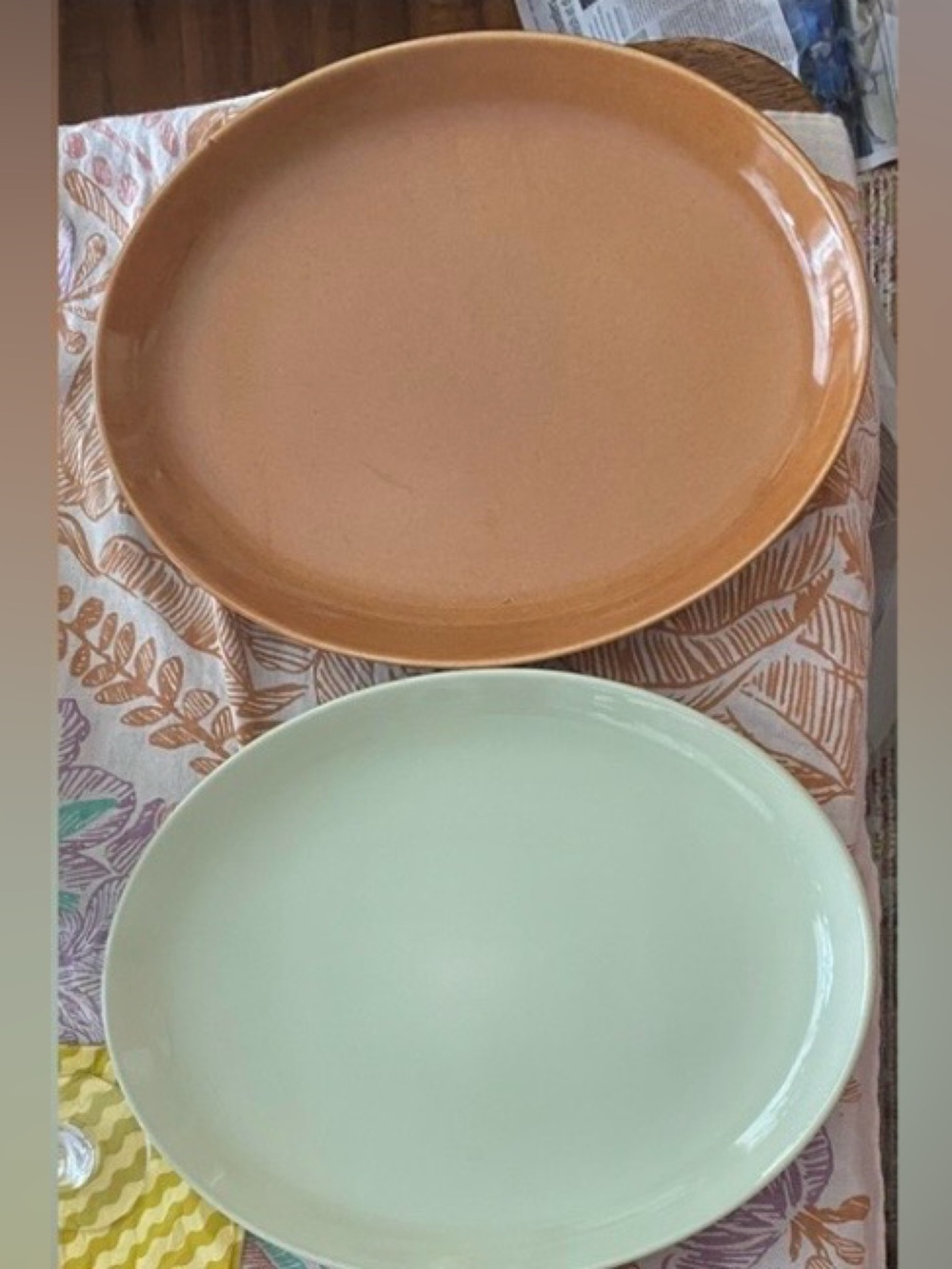 Russel Wright “Iroquois” Platters, Apricot & Lettuce Green 12.5” 1946 & 56. EC